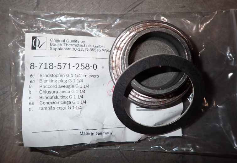 Buderus G115 Front Plug  1-1/4