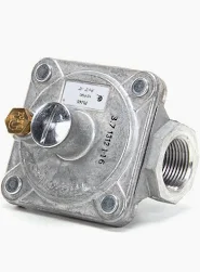 3/8" Maxitrol RV20 Appliance Regulator 2.8'' - 5.2'' wc